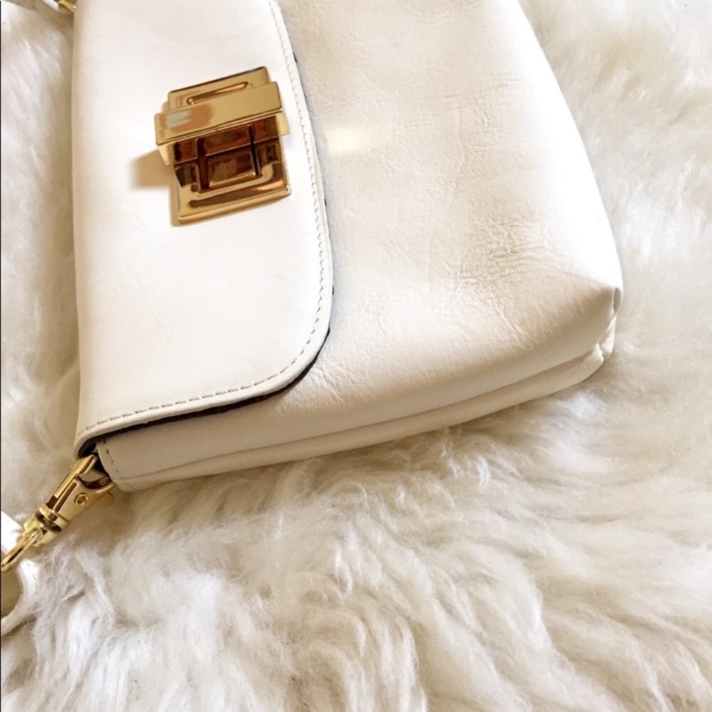 Rowallan Of Scotland Ivory Leather Crossbody Bag - Picture 6 of 8